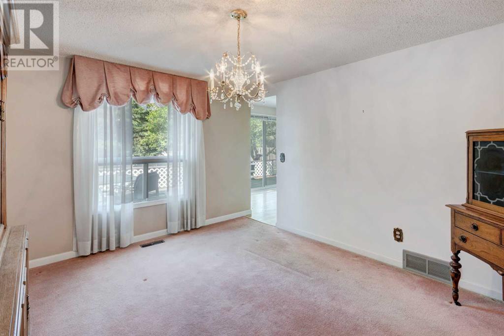Single Family House for Sale in  Hawkfield Crescent NW Hawkwood Calgary 