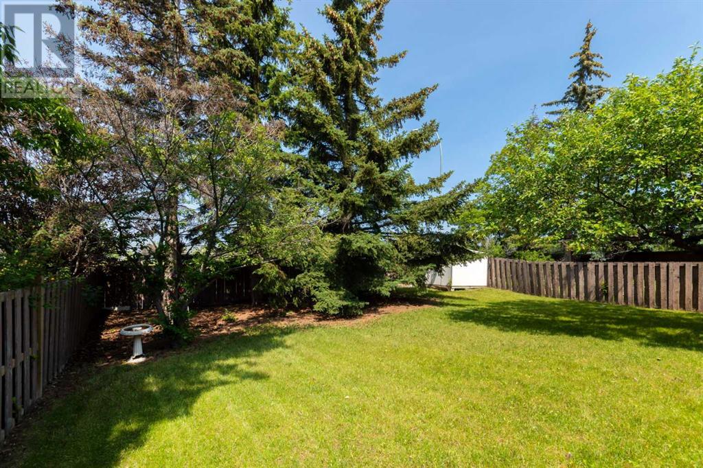Single Family House for Sale in  Hawkfield Crescent NW Hawkwood Calgary 