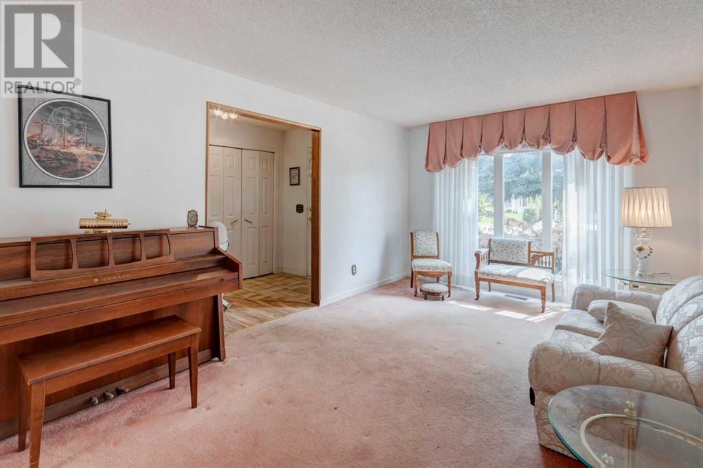 Single Family House for Sale in  Hawkfield Crescent NW Hawkwood Calgary 