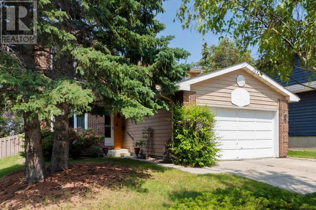 Single Family House for Sale in  Hawkfield Crescent NW Hawkwood Calgary 