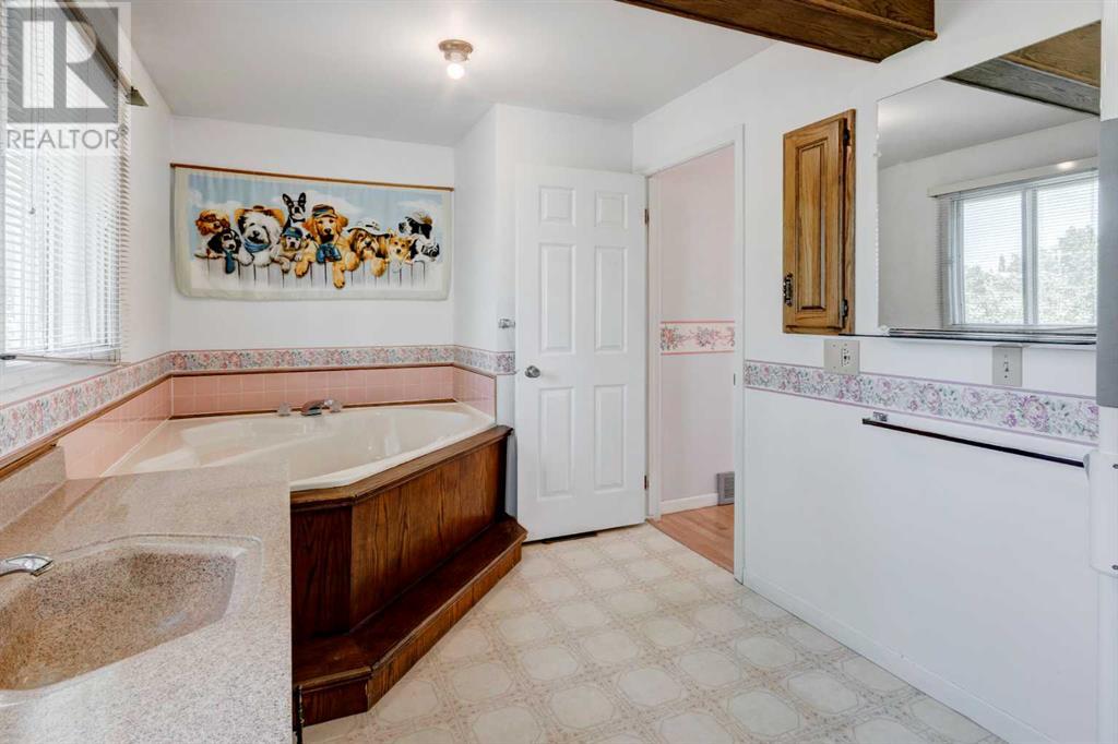 Single Family House for Sale in  Hawkfield Crescent NW Hawkwood Calgary 