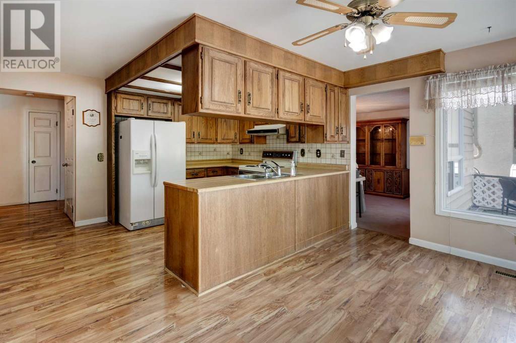 Single Family House for Sale in  Hawkfield Crescent NW Hawkwood Calgary 