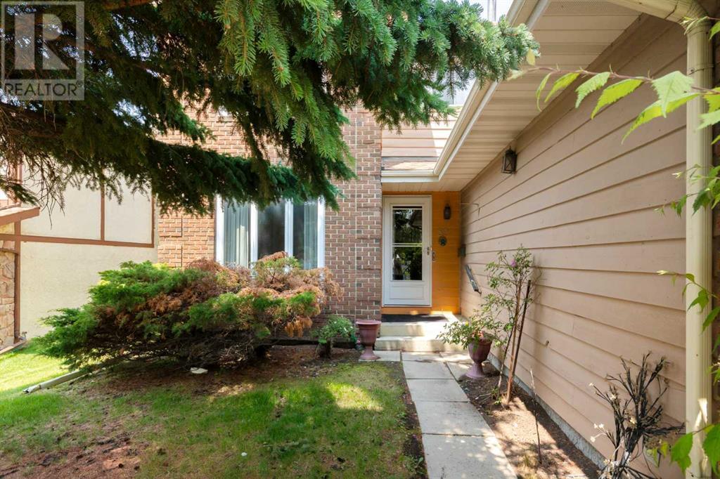 Single Family House for Sale in  Hawkfield Crescent NW Hawkwood Calgary 