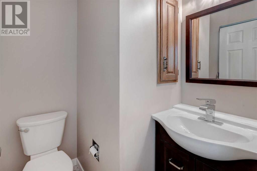 Single Family House for Sale in  Hawkfield Crescent NW Hawkwood Calgary 