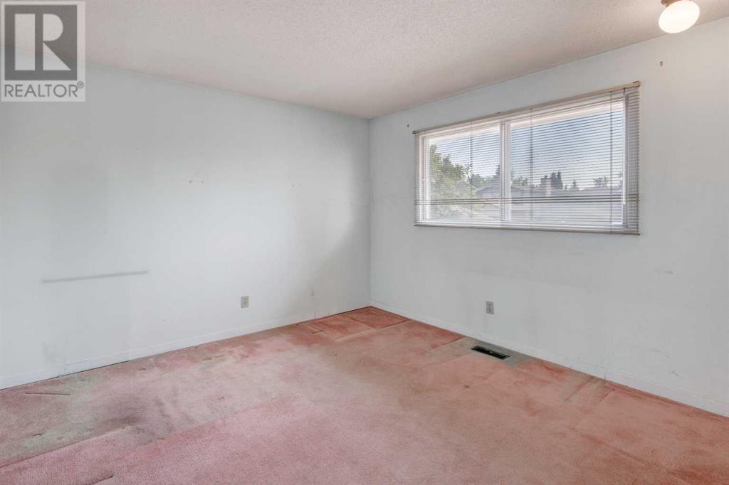 Single Family House for Sale in  Hawkfield Crescent NW Hawkwood Calgary 