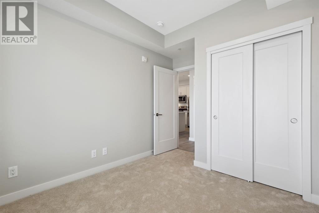 Single Family House for Sale in   Shawnee Square SW Shawnee Slopes Calgary 