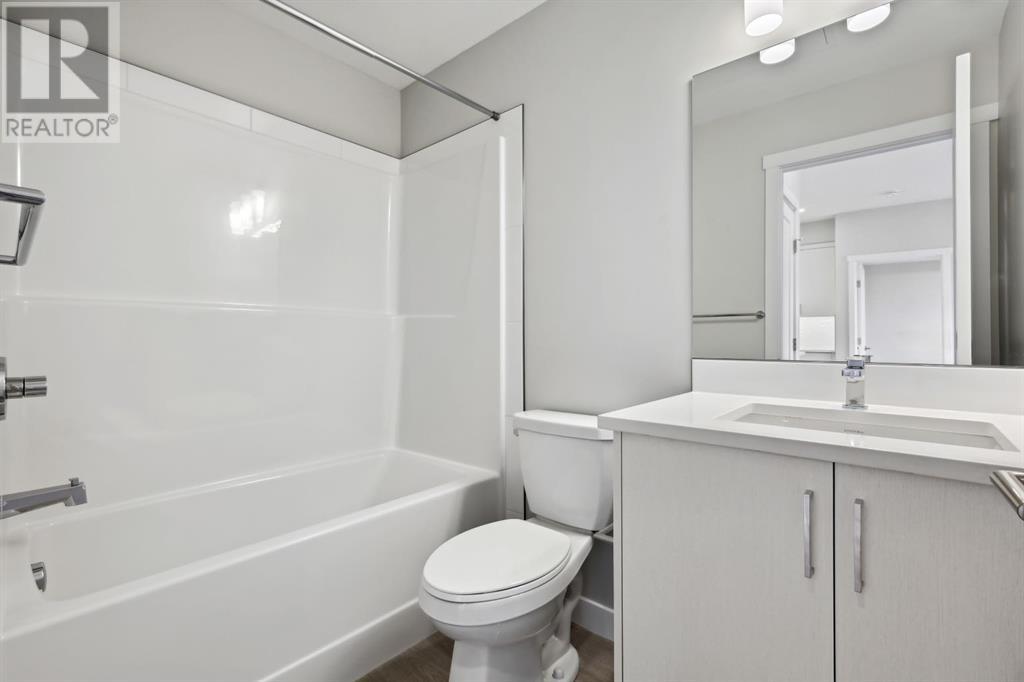 Single Family House for Sale in   Shawnee Square SW Shawnee Slopes Calgary 