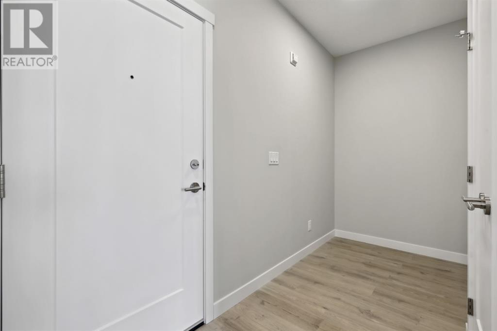 Single Family House for Sale in   Shawnee Square SW Shawnee Slopes Calgary 