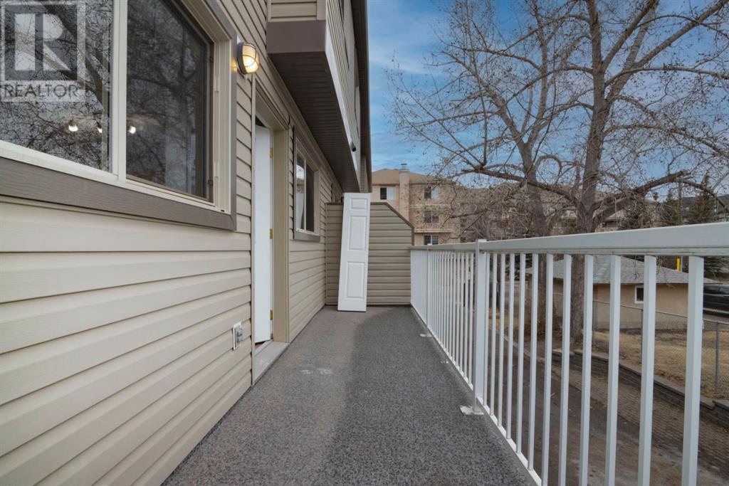 Single Family House 3 Level for Sale in   Avenue SE Midnapore Calgary 