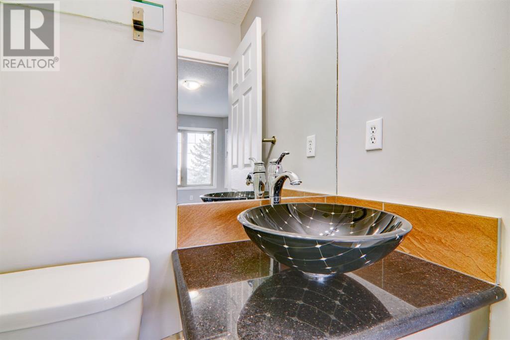 Single Family House 3 Level for Sale in   Avenue SE Midnapore Calgary 