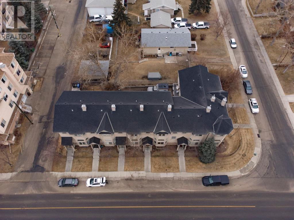Single Family House 3 Level for Sale in   Avenue SE Midnapore Calgary 