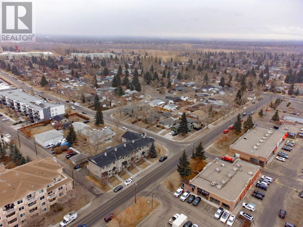 Single Family House 3 Level for Sale in   Avenue SE Midnapore Calgary 