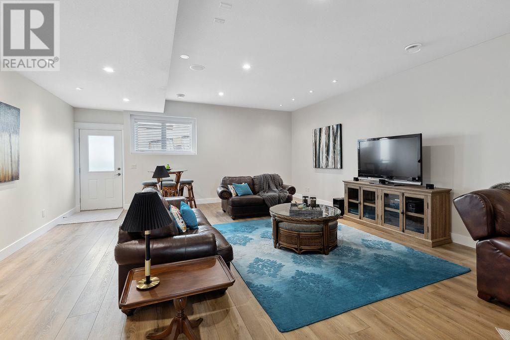  839 Clarance Avenue, Kelowna
