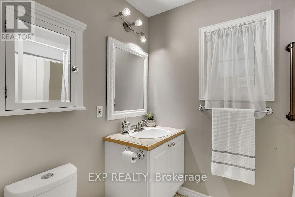 Photo 15 of 1071 Teena Colleen Private, Ottawa ON