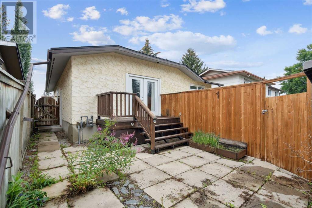 Single Family House Bungalow for Sale in  Sunhurst Road SE Sundance Calgary 