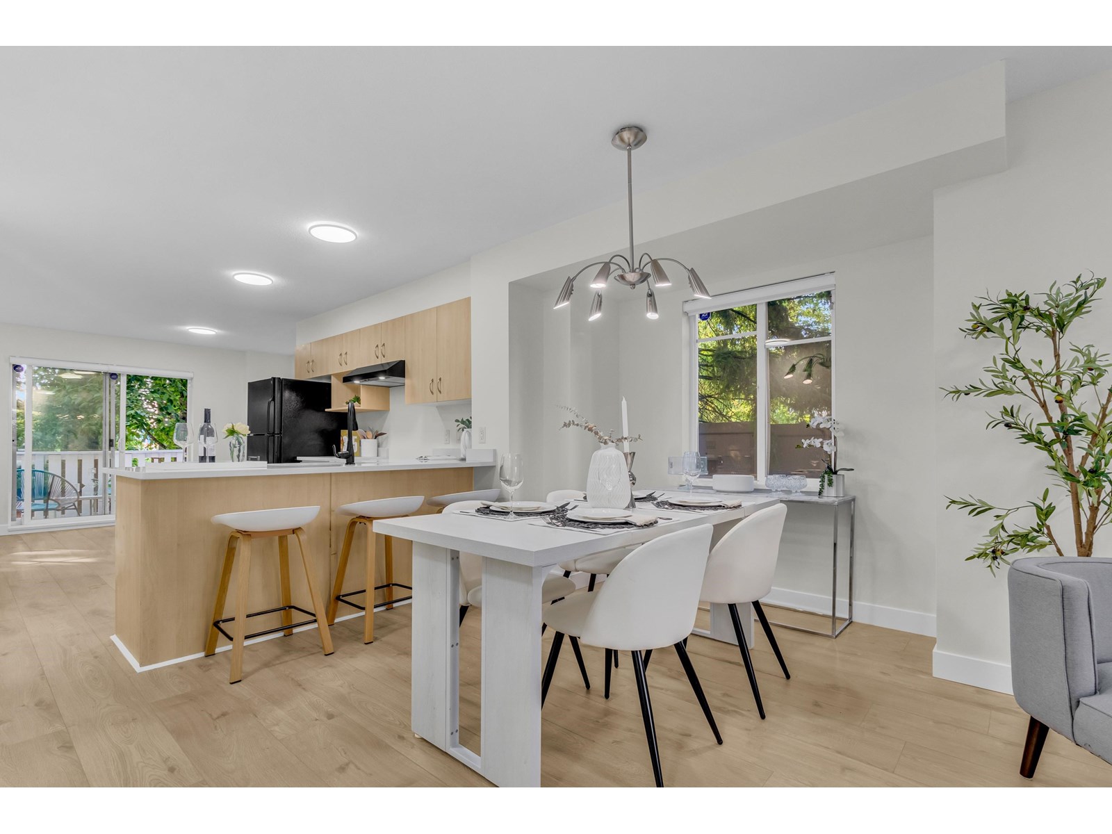 Photo 8 of 44 15871 85 Avenue, Surrey BC