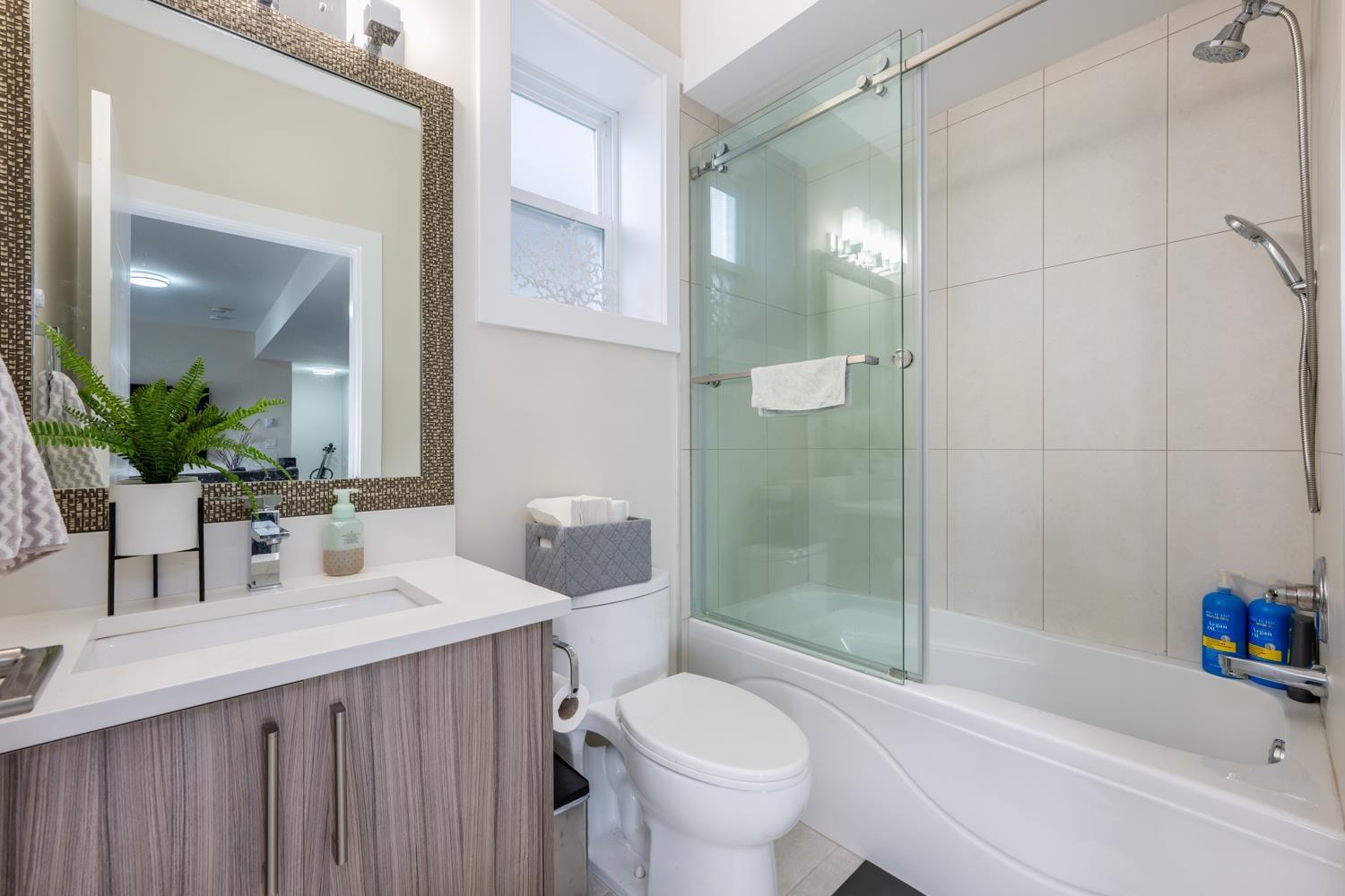 Photo 21 of 16796 16 A Avenue, Surrey BC