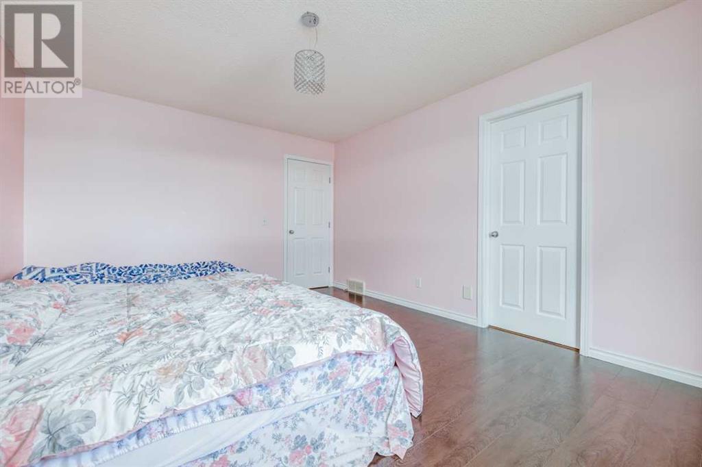 Single Family House for Sale in  Saddlecrest Place NE Saddle Ridge Calgary 
