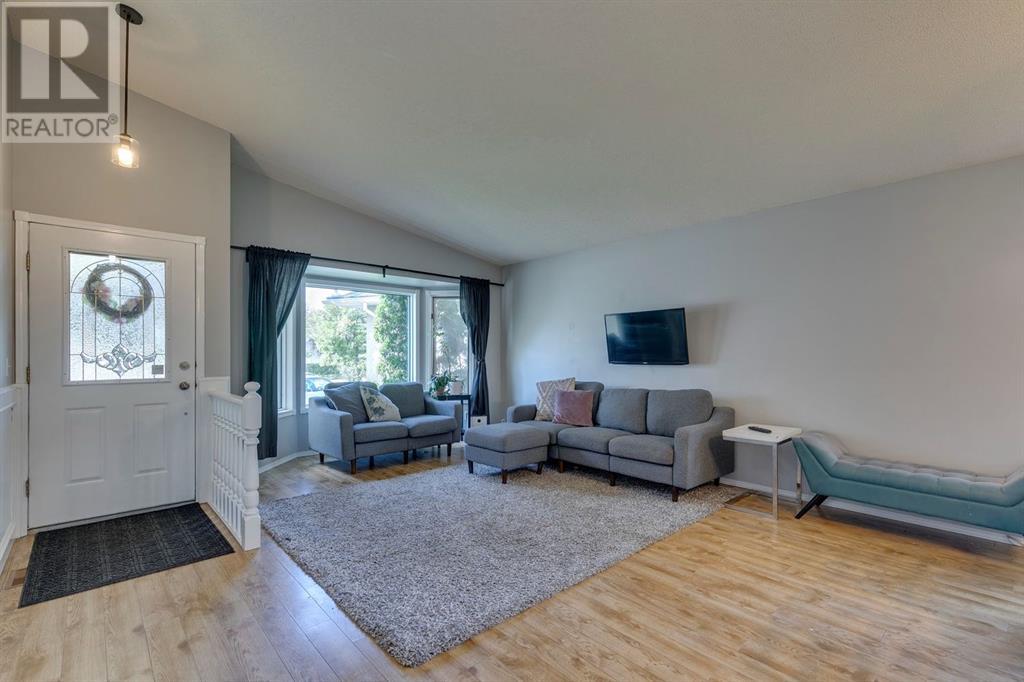 Single Family House 4 Level for Sale in  Hawkville Close NW Hawkwood Calgary 