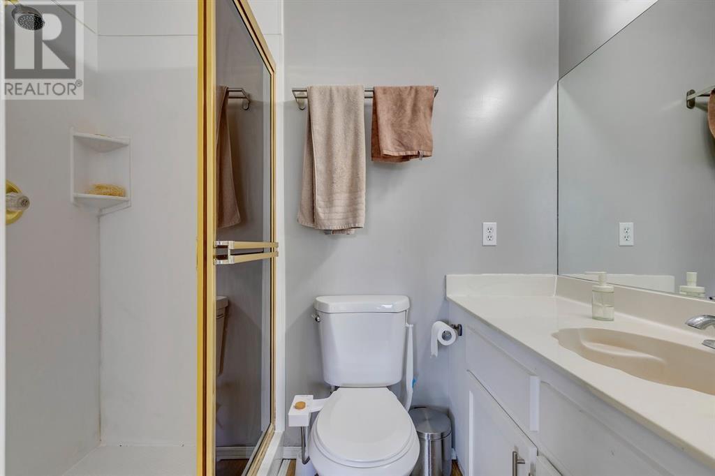 Single Family House 4 Level for Sale in  Hawkville Close NW Hawkwood Calgary 