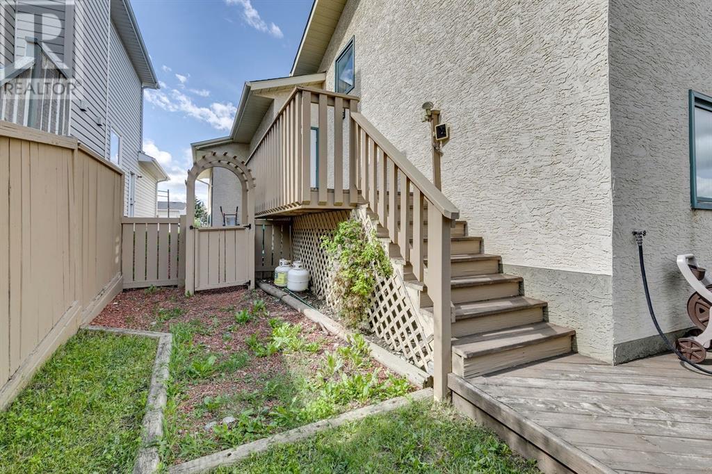Single Family House 4 Level for Sale in  Hawkville Close NW Hawkwood Calgary 
