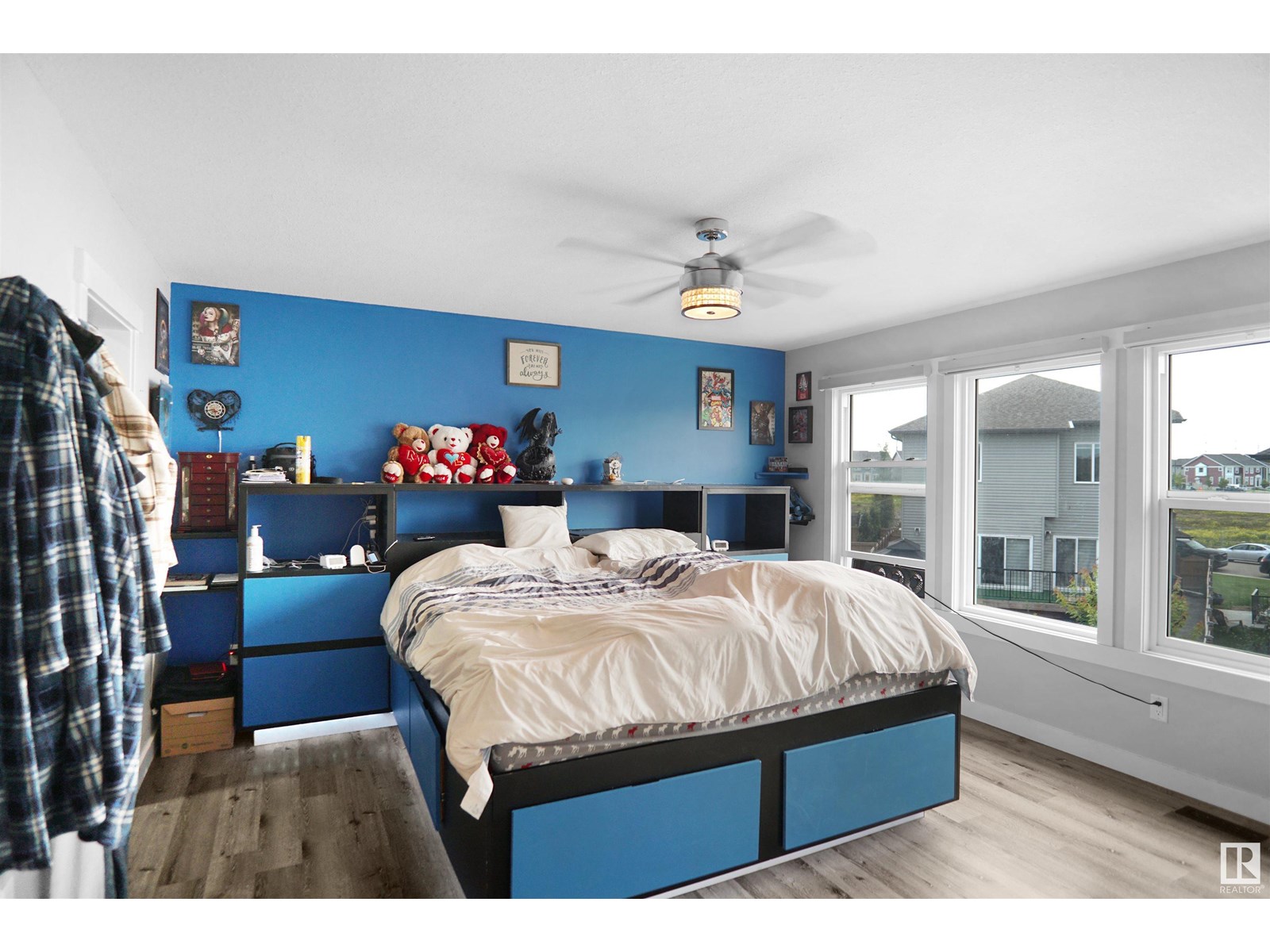 Photo 35 of 811 35 Av Nw, Edmonton AB