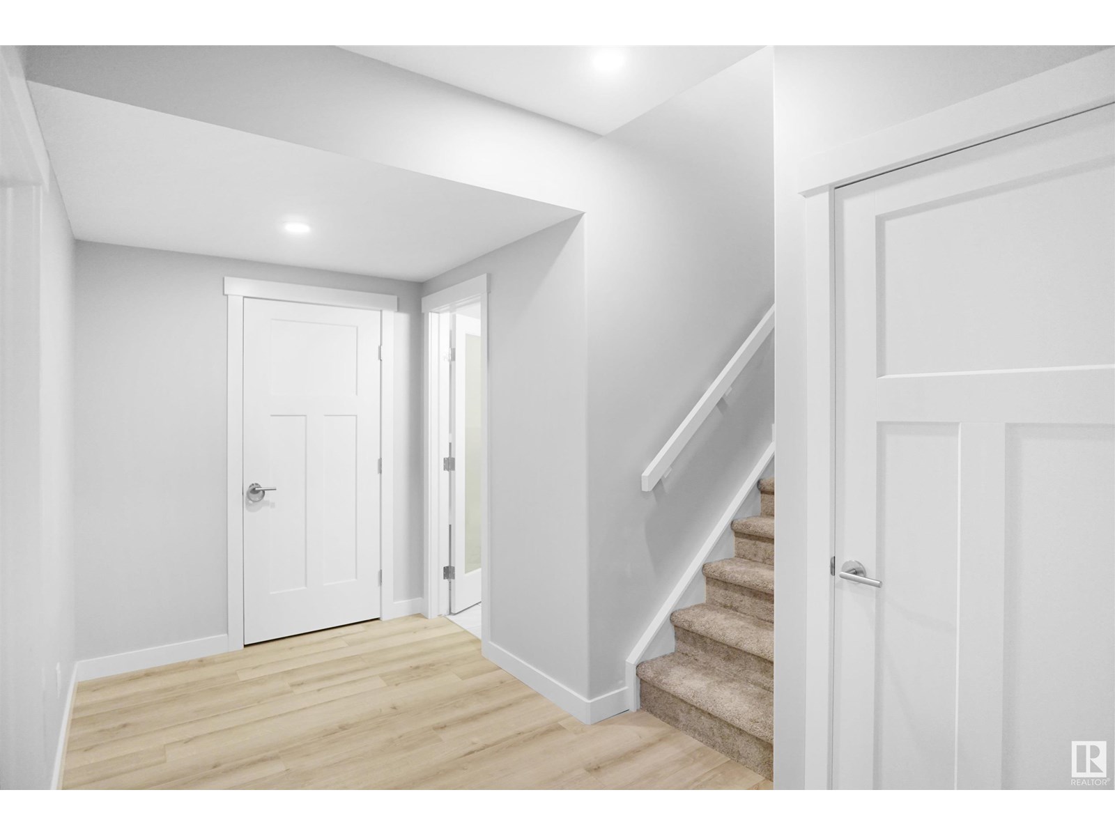 Photo 49 of 811 35 Av Nw, Edmonton AB