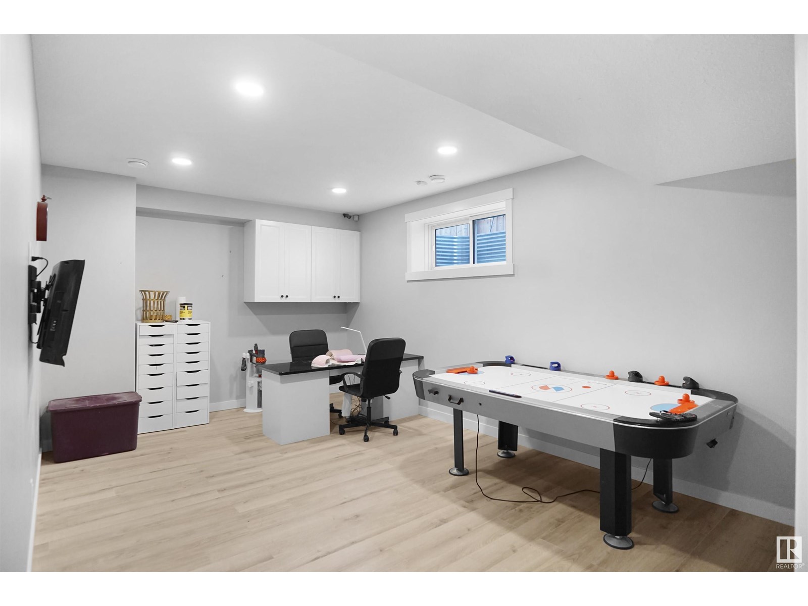 Photo 10 of 811 35 Av Nw, Edmonton AB