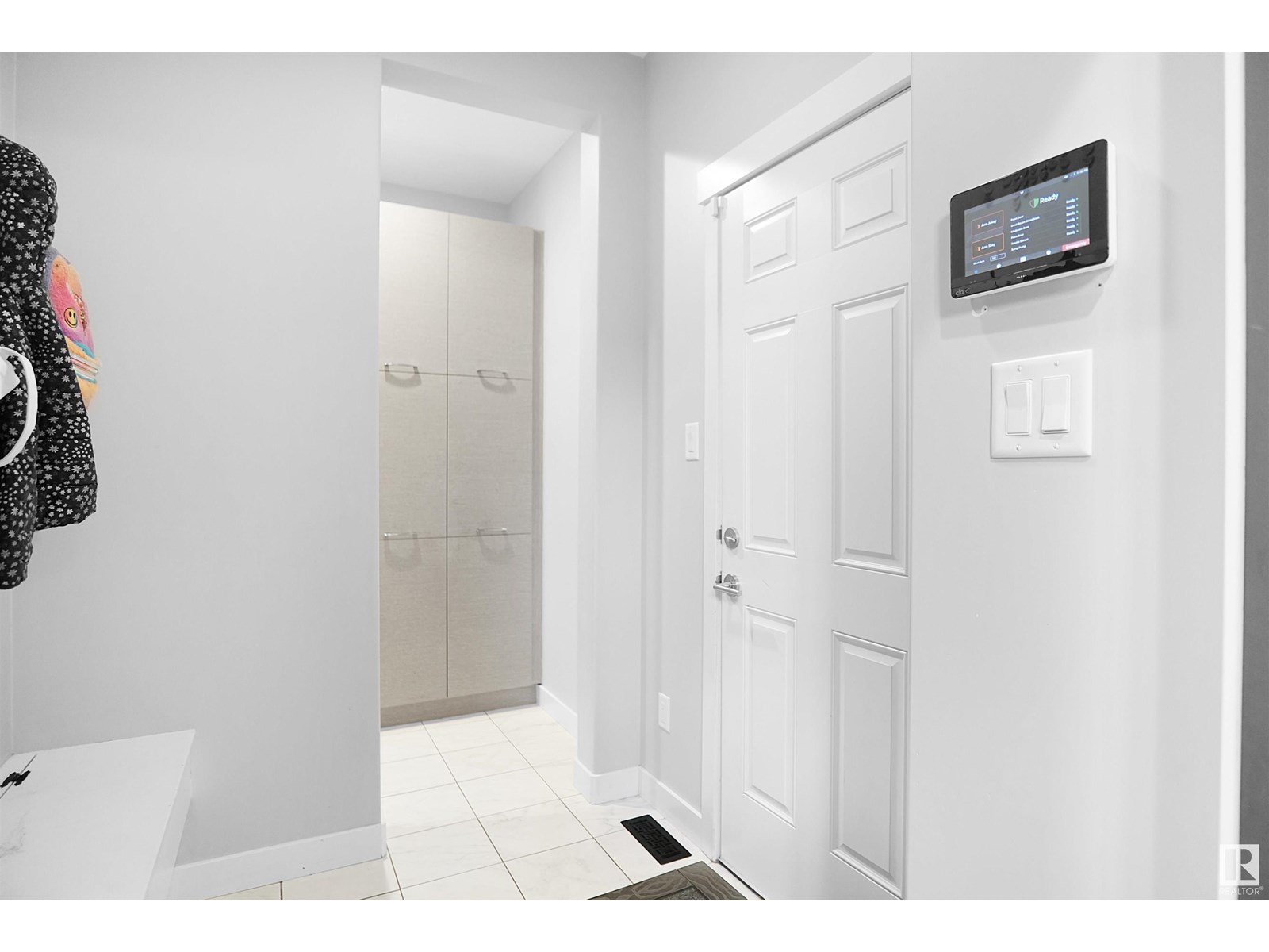 Photo 1 of 811 35 Av Nw, Edmonton AB