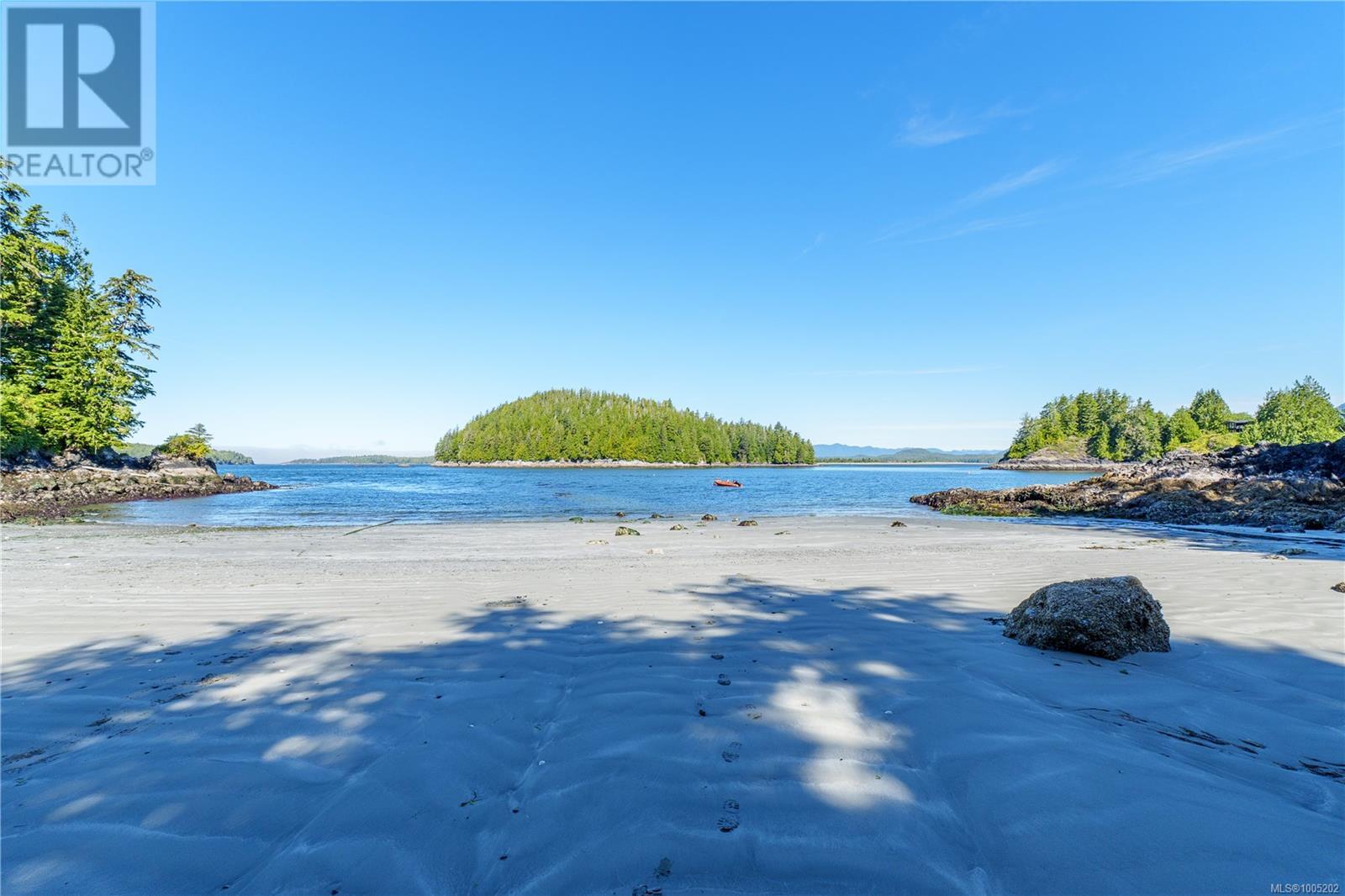 261 Cedar St, Tofino