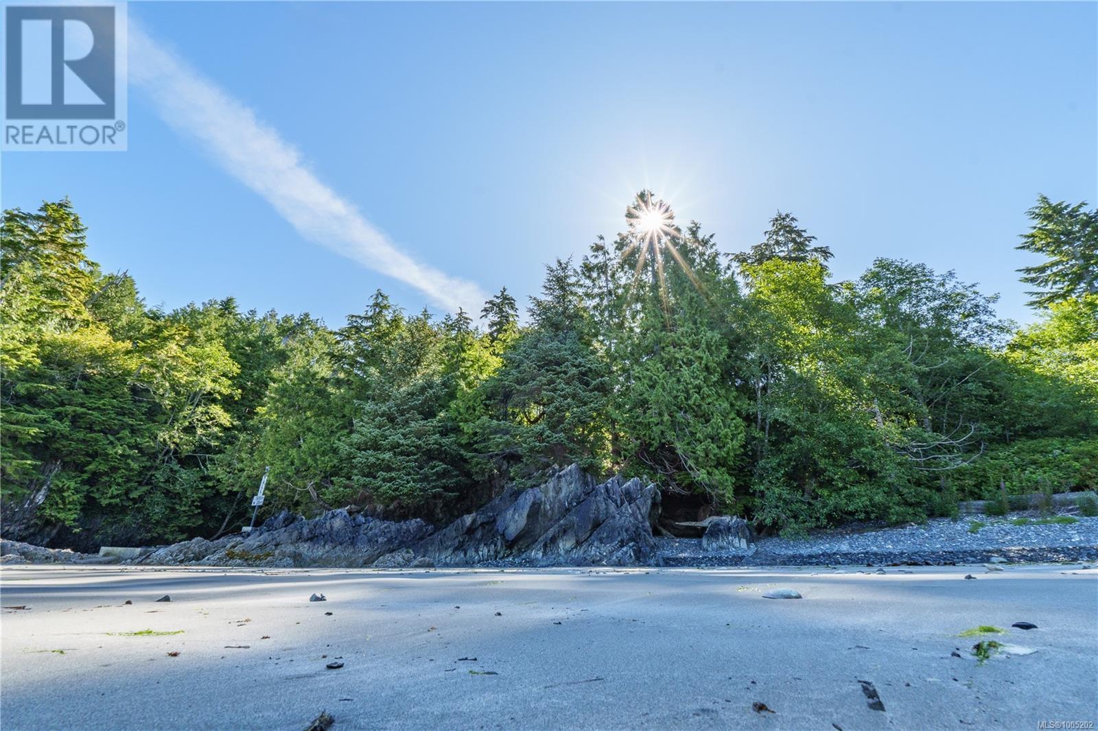 261 Cedar St, Tofino