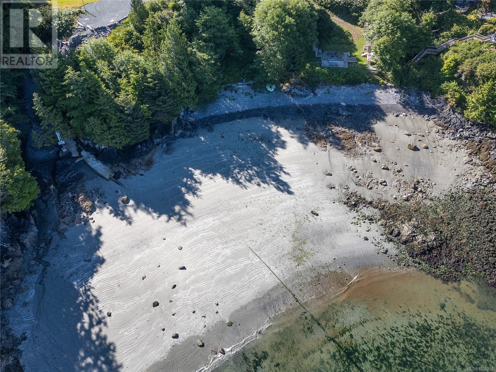 261 Cedar St, Tofino