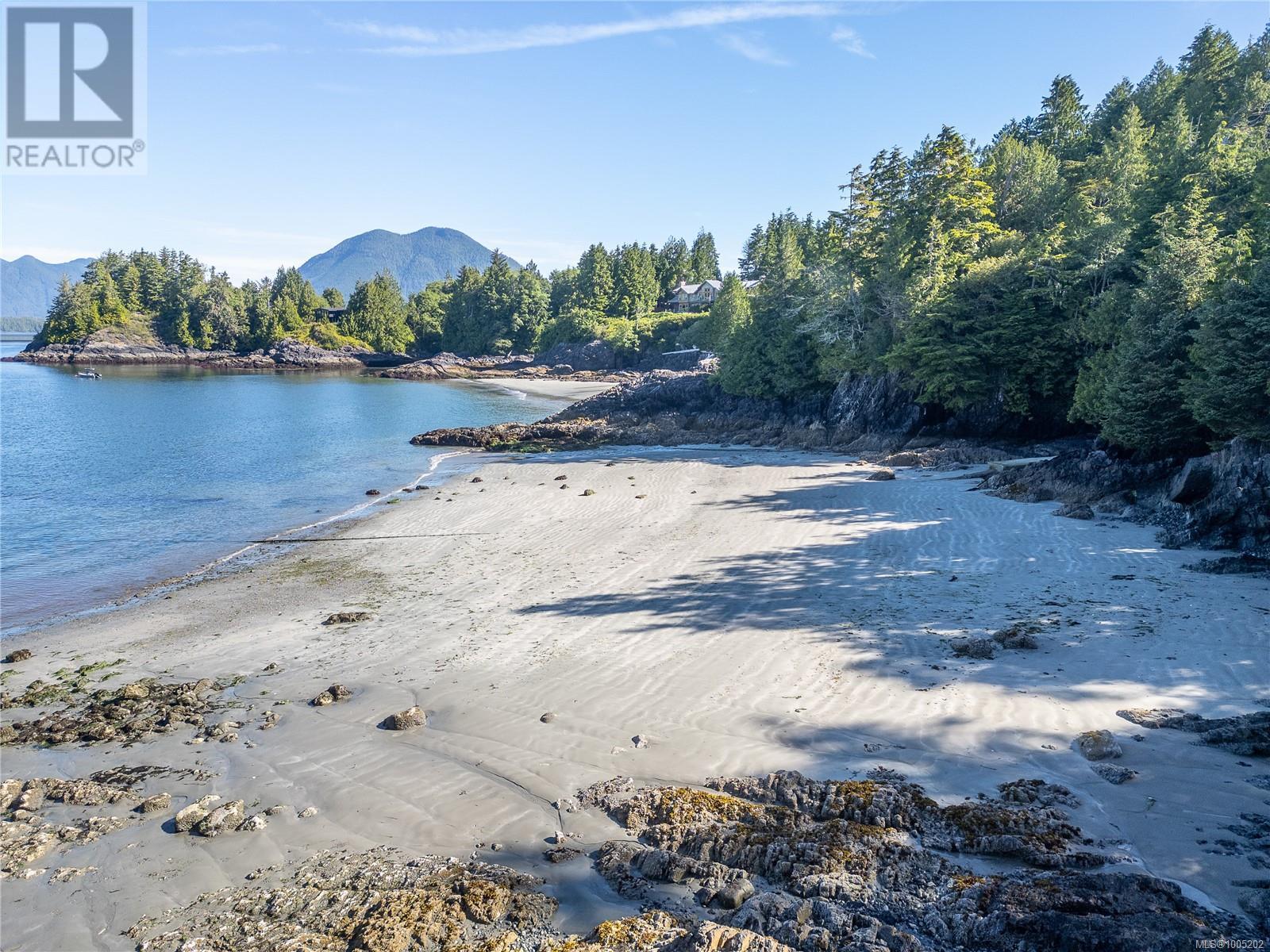 261 Cedar St, Tofino