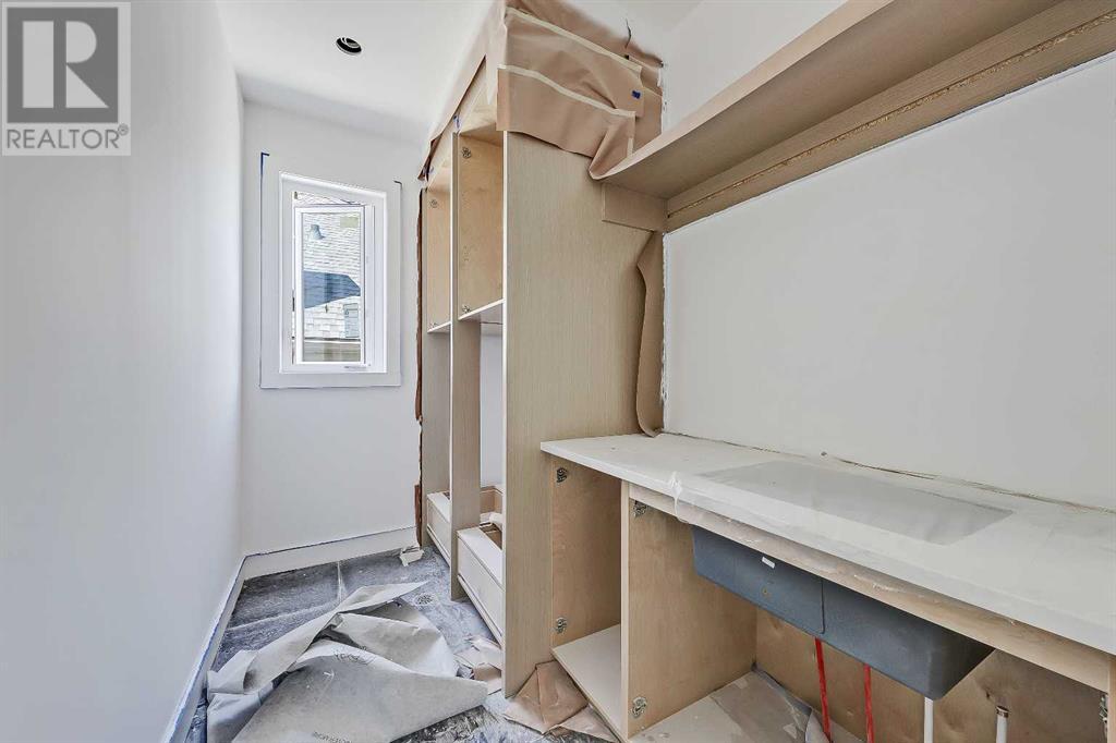 Single Family House for Sale in  Broadview Road NW West Hillhurst Calgary 