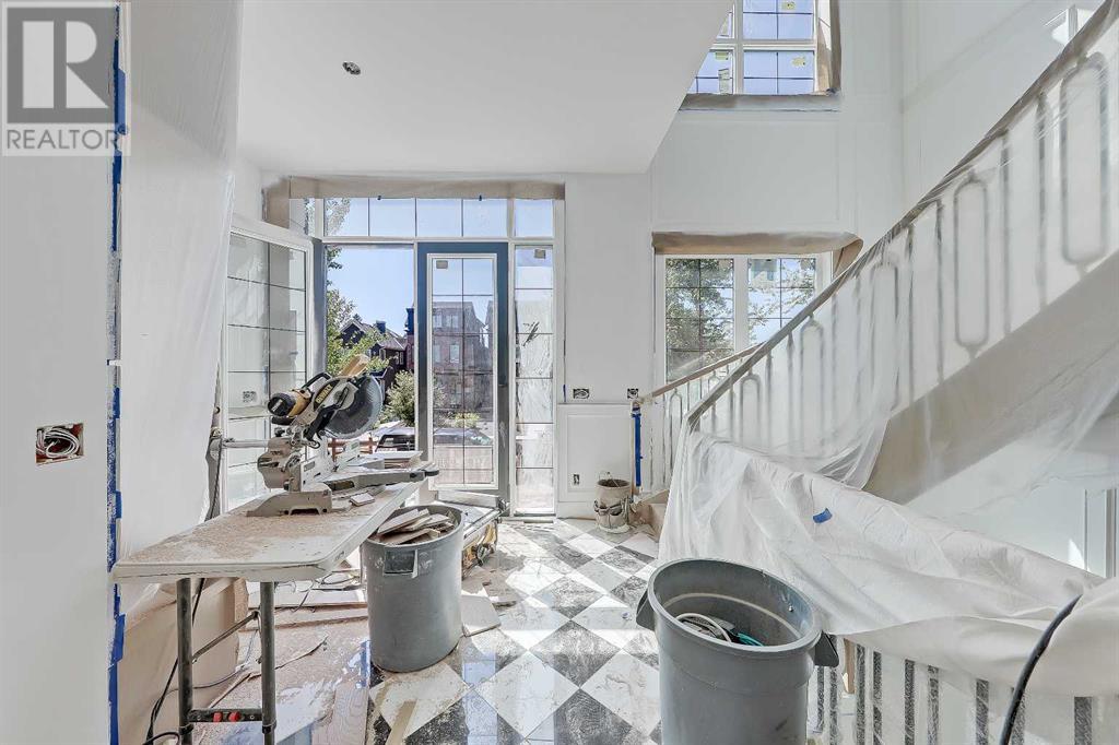 Single Family House for Sale in  Broadview Road NW West Hillhurst Calgary 