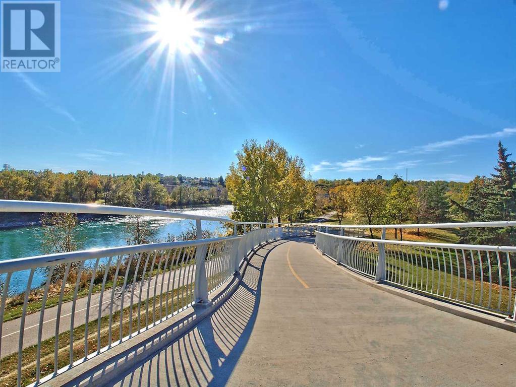 Single Family House for Sale in  Broadview Road NW West Hillhurst Calgary 