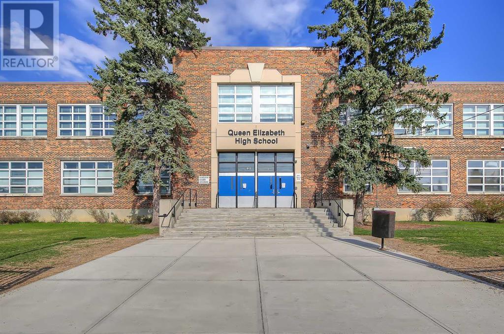 Single Family House for Sale in  Broadview Road NW West Hillhurst Calgary 