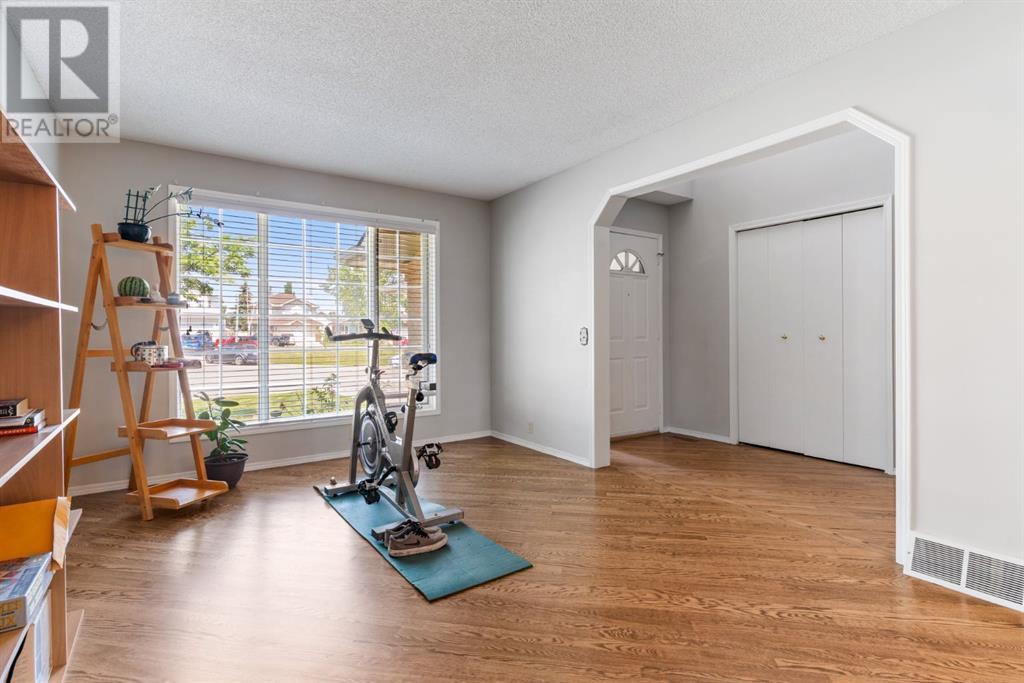 Single Family House for Sale in  Harvest Oak Green NE Harvest Hills Calgary 