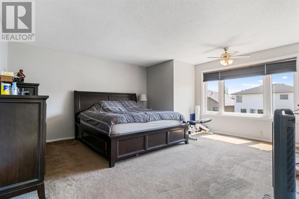Single Family House for Sale in  Harvest Oak Green NE Harvest Hills Calgary 