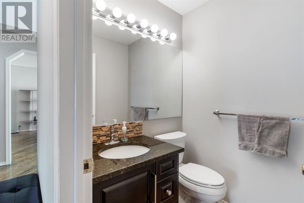 Single Family House for Sale in  Harvest Oak Green NE Harvest Hills Calgary 