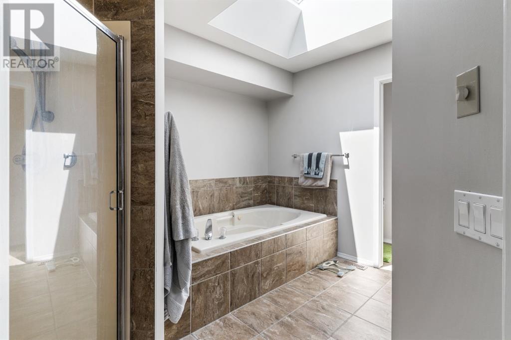 Single Family House for Sale in  Harvest Oak Green NE Harvest Hills Calgary 