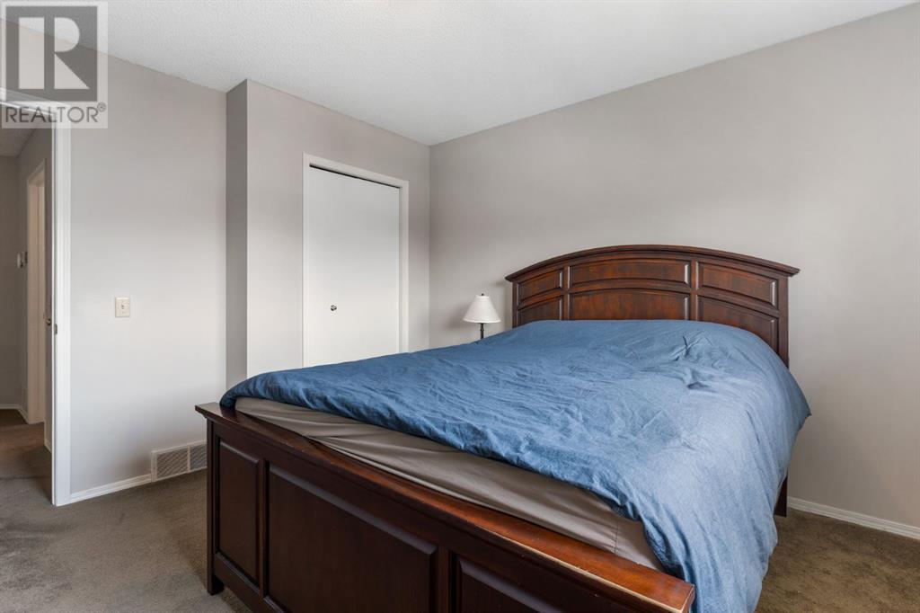 Single Family House for Sale in  Harvest Oak Green NE Harvest Hills Calgary 