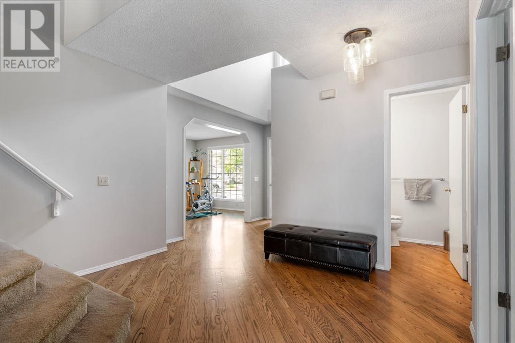 Single Family House for Sale in  Harvest Oak Green NE Harvest Hills Calgary 