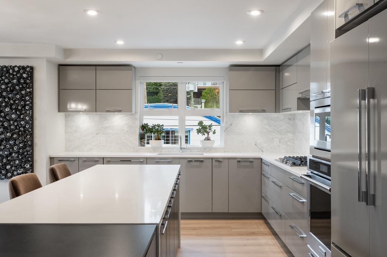303 1160 OXFORD STREET, White Rock