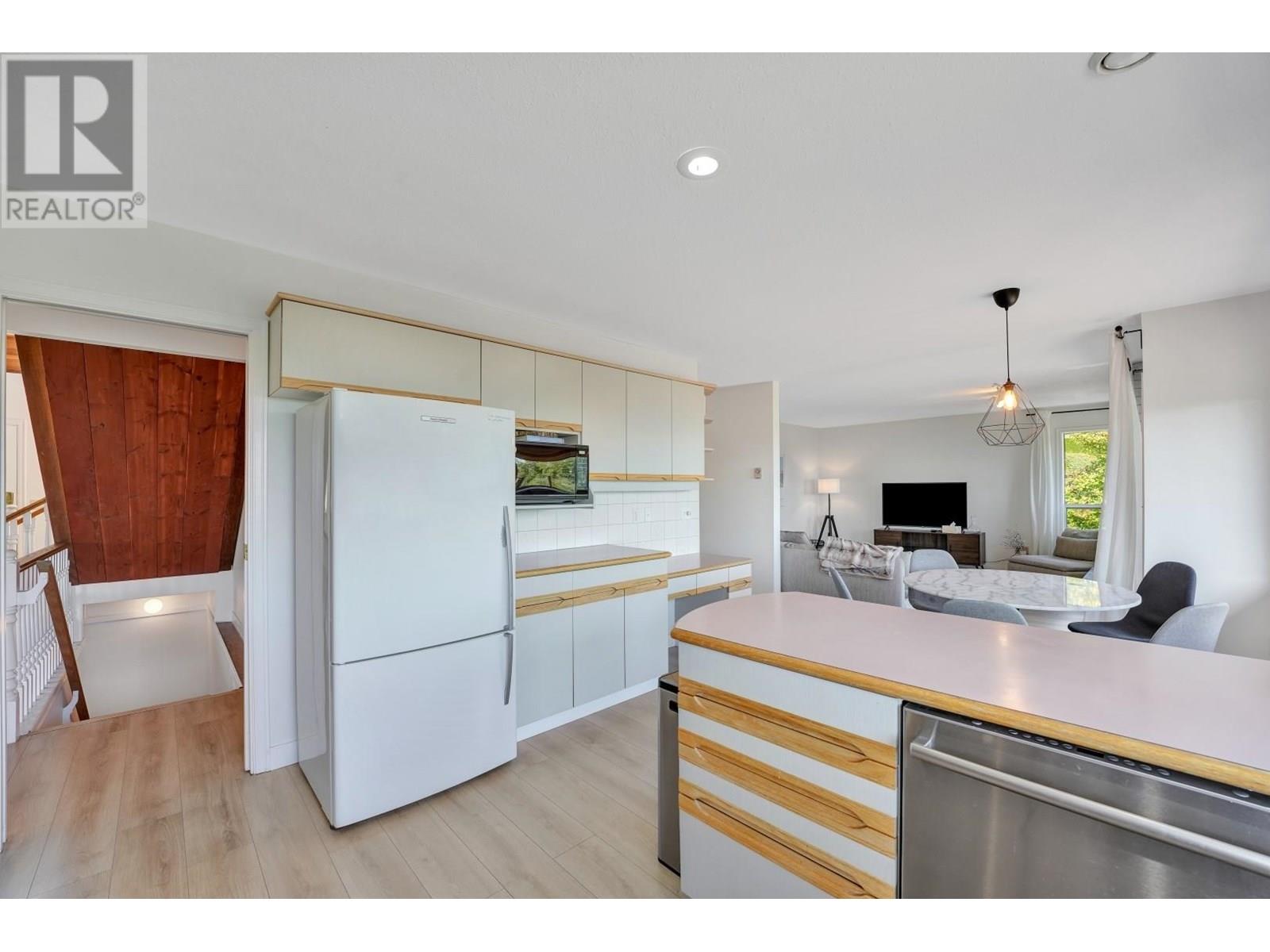 5504 DERBY ROAD, Sechelt