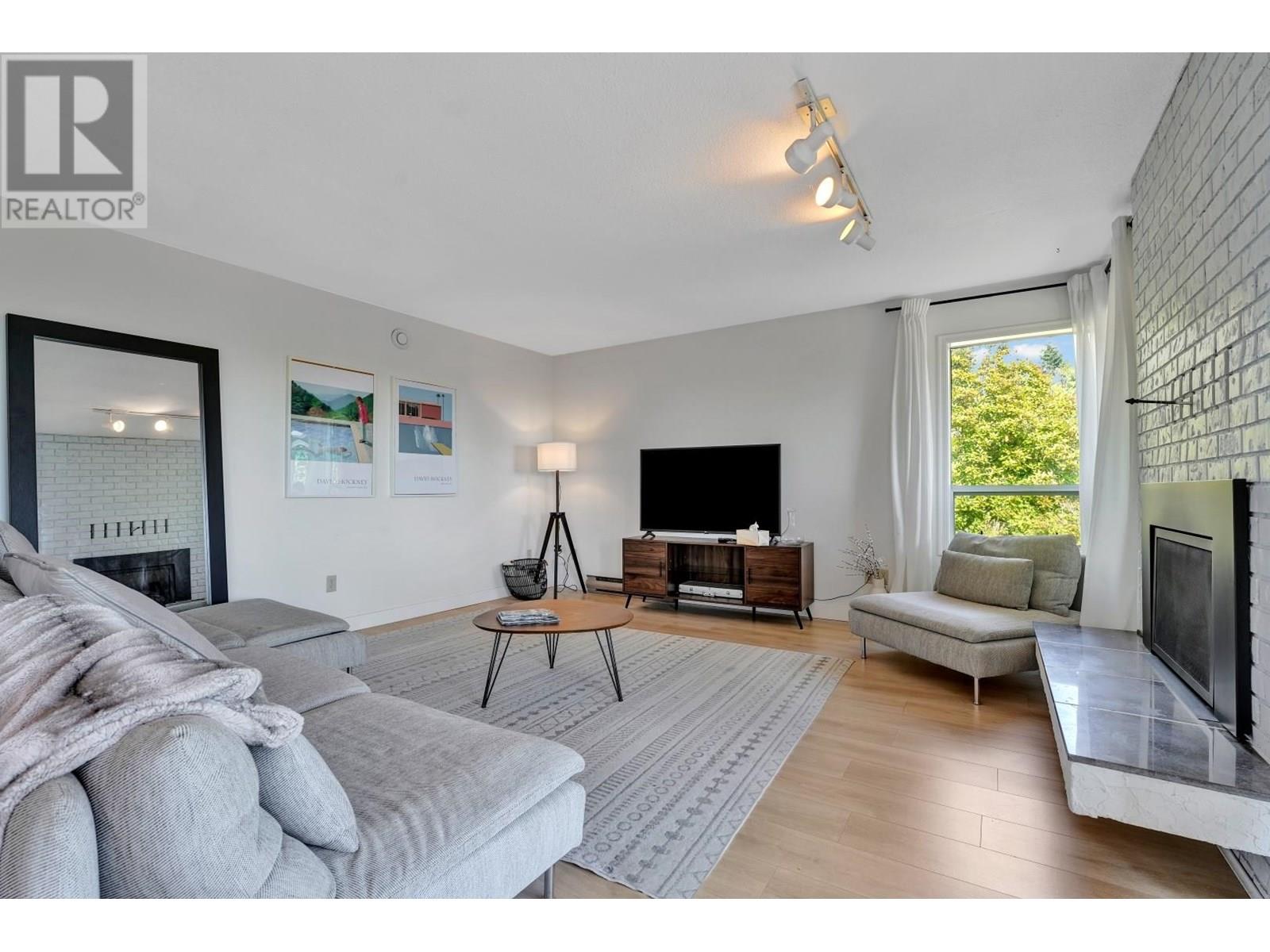 5504 DERBY ROAD, Sechelt