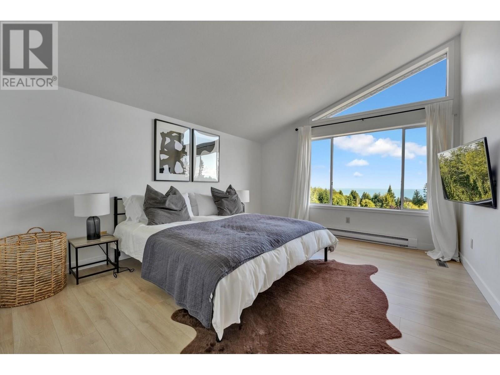 5504 DERBY ROAD, Sechelt
