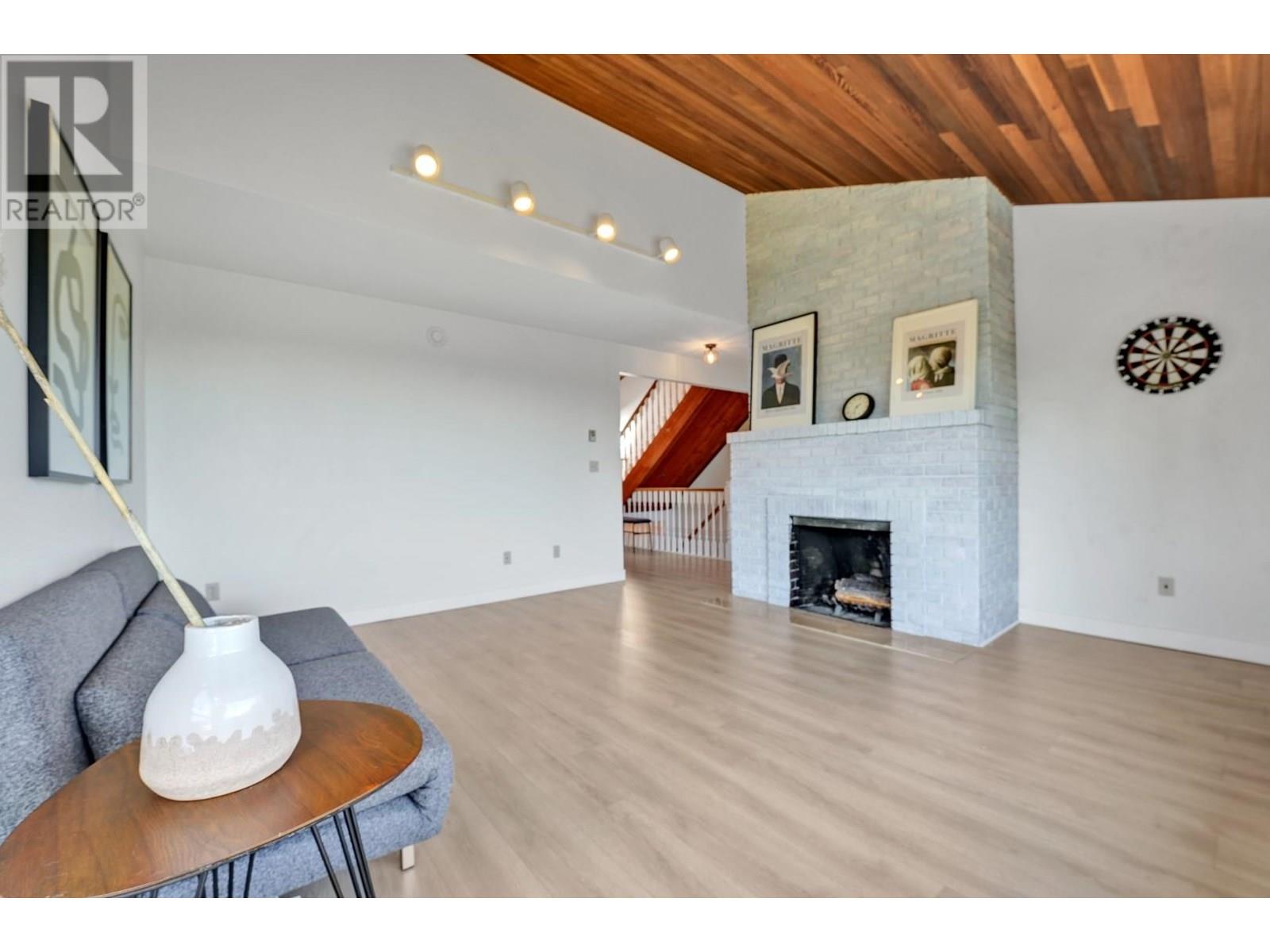 5504 DERBY ROAD, Sechelt