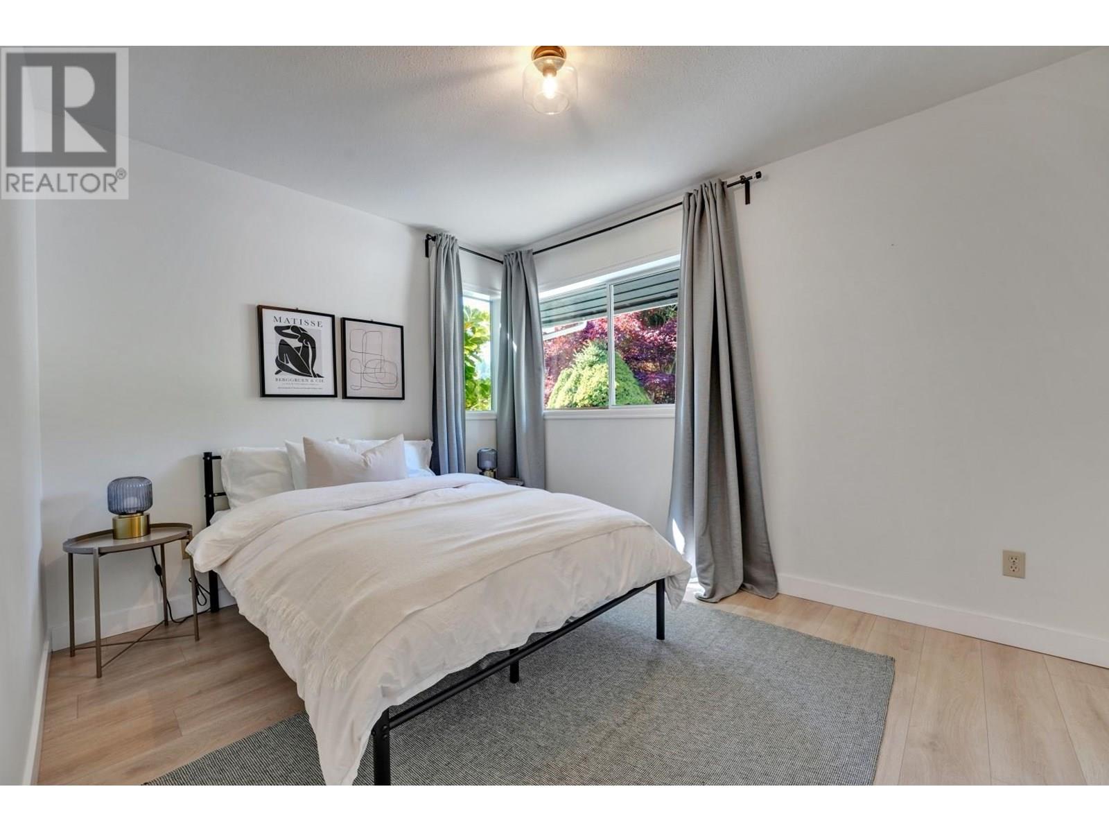 5504 DERBY ROAD, Sechelt