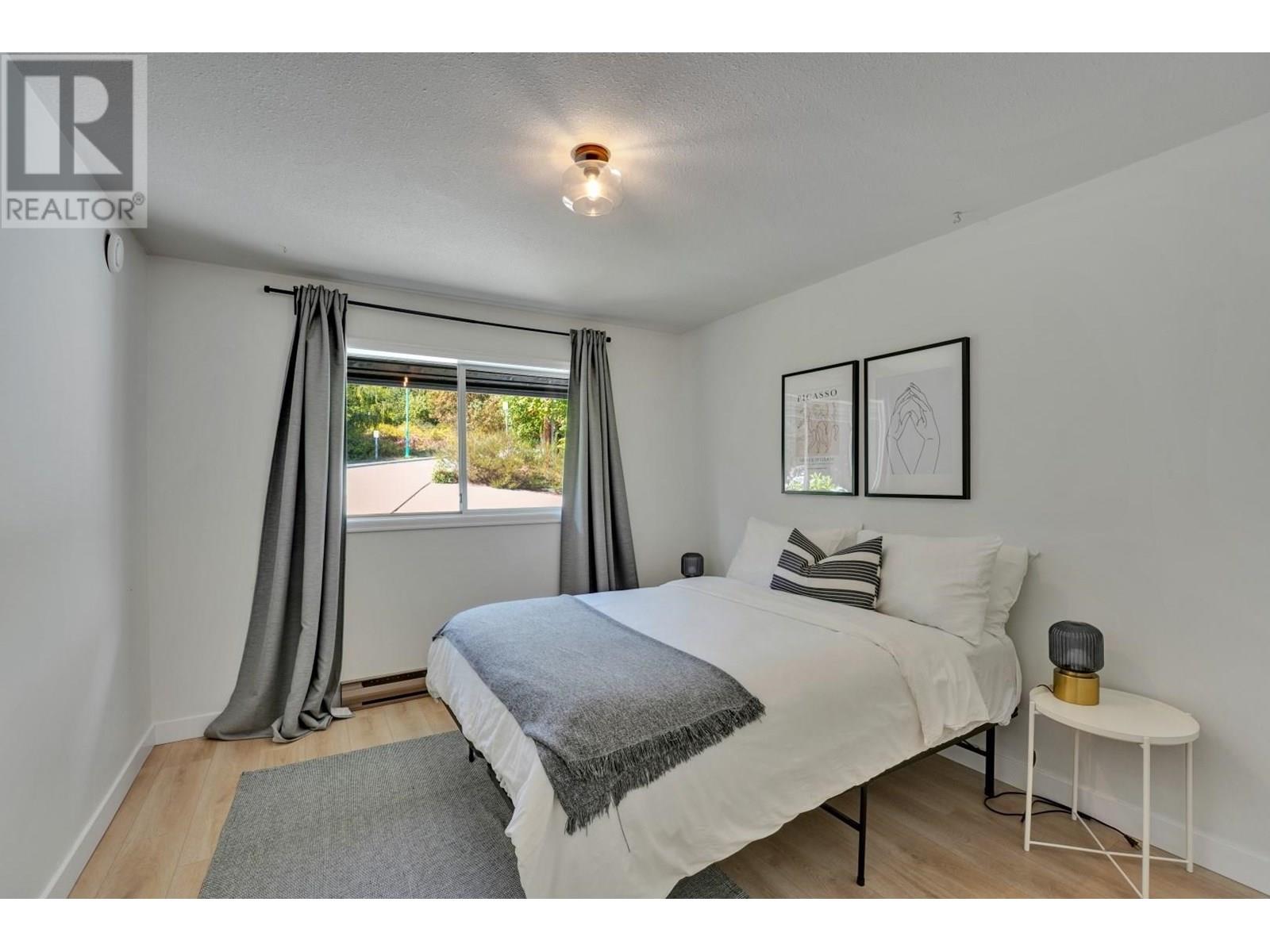 5504 DERBY ROAD, Sechelt